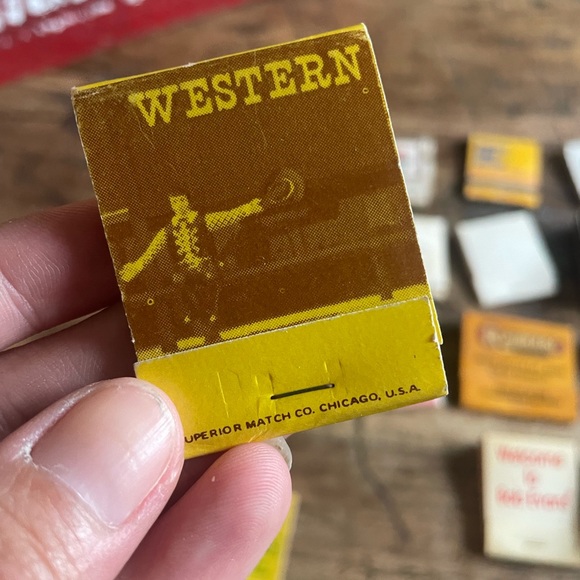 Vintage Matchbook Collection - Picture 5 of 5